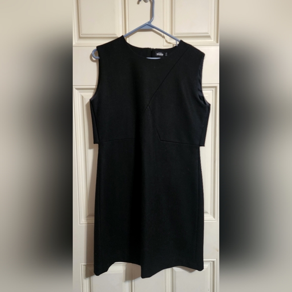 Black Dress - Picture 2 of 2